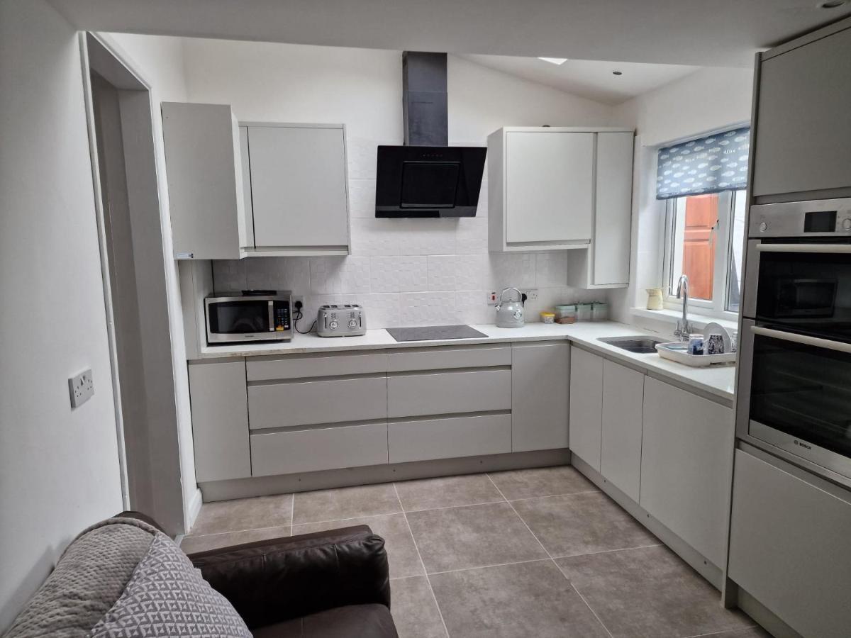Villa Enfield Street House Behind Portstewart Promenade With Partial Sea View From Front 3 Bed Sleeps 7 Esterno foto